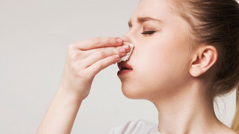 Chảy máu mũi là tình trạng thường gặp ở người bị viêm xoang